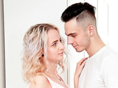 Blonde, Sucer une bite, En levrette, Branlette thaïlandaise, Léchez, Rasée, Adolescente, Webcam