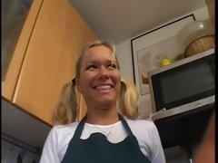 Leie, Arsch, Blondine, Blasen, Selbstgemacht, Natürlichen titten, Polisch, Muschi