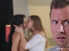 ベッドルーム, デカ尻, デカパイ, ブロンド, 巨乳な, チン, なめる, 三人