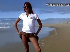 18 jaar, Enthousiasteling, Strand, Europees, Openbaar, Roodharige vrouw, Geschoren, Tiener