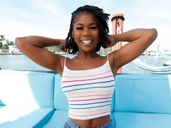 Anal, Noire, Sucer une bite, Branlette thaïlandaise, Interracial, Léchez, Seins naturels, Adolescente