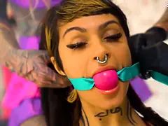 Gode, Femme dominatrice, Gothique, Hd, Latex, Lesbienne, Nénés, Jouets