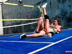 Большие сиськи, Брюнетки, Грудастые, Секс без цензуры, Натуральные сиськи, На природе, Киски, Бритые