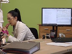 Pijpbeurt, Bruinharig, Oudere vrouw, Diep in de keel, Masturbatie, Moeder die ik wil neuken, Moeder, Stiefmoeder