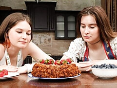 18 летние, Лесбиянка, Лизание, Белье, Мастурбация, Киски, Тощие, Сиськи