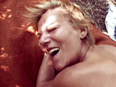 Sperma im mund, Aufs gesicht abspritzen, Deutsch, Reif, Im freien, Verführt