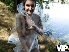 18 jahre, Braunhaarige, Vollbusig, Europäisch, Natürlichen titten, Im freien, Pov, Jungendliche (18+)