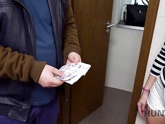 Cornudo, Checa, Penetracion con dedos, Hd, Lamidas, Dinero, Público, Adolescente