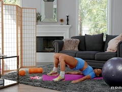 Американки, Минет, Брюнетки, Латиноамериканки, Натуральные сиськи, В офисе, Порнозвезда, Реалити