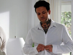 Grosse titten, Braunhaarige, Vollbusig, Lecken, Milf, Muschi, Tätowierung