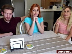 18 jaar, Hardcore, Hd, Naakt, Roodharige vrouw, Strippen, Tiener, Tieten likken