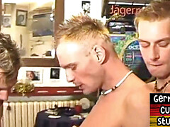 Anaal, Pijpbeurt, Homo, Pornster, Realiteit, Tatoeage, Trio, Oud