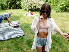 フェラチオ, 茶髪の, 眼鏡, ハメ撮り, 剃毛, ショートヘア, タトゥー, オッパイの