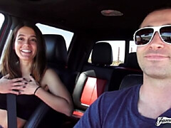 Grote lul, Pijpbeurt, Bruinharig, Hondjeshouding, Natuurlijke tieten, Buiten, Tiener, Tieten likken