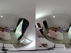 Grosser schwanz, Blasen, Vollbusig, Kehlenfick, Hundestellung, Hotel, Pov, Flotter dreier