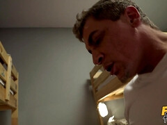 Amateur, Lécher le cul, Tchèque, En levrette, Bâillonner, Masturbation, Jupe, Nénés