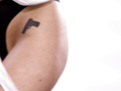 Brunette brune, Face assise, Famille, Doigter, Hd, Interracial, Fille latino, Plan cul à trois