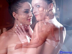 Nana, Gros cul, Gros seins, Embrassement, Lesbienne, Massage, Piercing, Mouillée