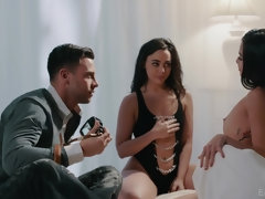 Culo, Culo grande, Tetas grandes, Mamada, Morena, Polla, Sexo duro, Adolescente
