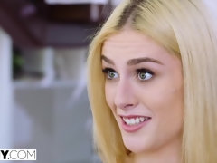 Arsch, Arschlecken, Blondine, Kehlenfick, Hardcore, Zierlich, Hintern versohlen, Titten