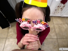 デカ尻, デカパイ, 開帳, 手コキする, Hd, 下着, 義母, ティーン