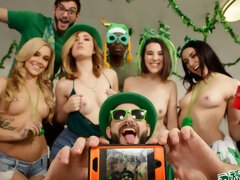 Culo, Estilo perrito, Grupo, Sexo duro, Orgía, Fiesta, Afeitado, Tatuaje