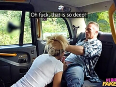 Amateur, Voiture, En levrette, Femelle, Doigter, Léchez, Chatte, Nénés