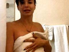 Arsch, Braunhaarige, Selbstgemacht, Masturbation, Milf, Dusche, Spanner, Nass
