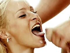Strand, Grote lul, Blond, Hondjeshouding, Sperma in gezicht, Handbeurt, Man man vrouw, Kut duiken