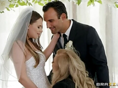 Grote mammen, Blond, Pijpbeurt, Bedriegen, Stel, Moeder die ik wil neuken, Kort haar, Tatoeage