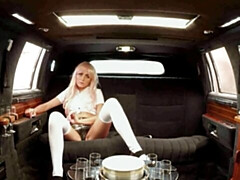 Grosser schwanz, Blasen, Lecken, Natürlichen titten, Muschi, Rasiert, Jungendliche (18+), Titten