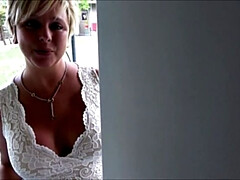 Enthousiasteling, Strand, Grote kont, Grote mammen, Blond, Gezin, Moeder, Taboe