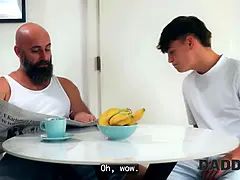 Grosse titten, Braunhaarige, Tschechisch, Papi, Freundin, Hd, Riesig, Natürlichen titten