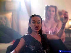 Slaapkamer, Grote kont, Zwart, Bruinharig, Gezichtzitten, Dominante vrouw, Likken, Tieten likken