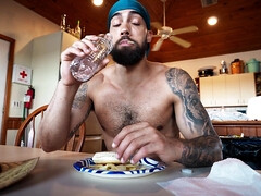 Rubia, Mamada, Morena, Garganta profunda, Pies, Fetiche, Tetas naturales, Tetas