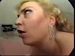 Gorda, Tetas grandes, Mamada, Corridas, Corridas faciales, Trio, Tetas