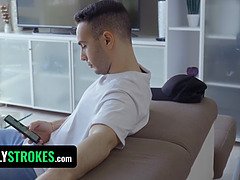 18 ans, Sucer une bite, En levrette, Branlette thaïlandaise, Hd, Léchez, Orgasme, Adolescente