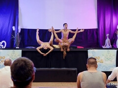 美女, デカパイ, フェラチオ, 巨乳な, 女 人男 人, ハードコア, Hd, 三人