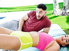 Amateur, Culo grande, Tetas grandes, Mamada, Morena, Estilo perrito, Gimnasio, Bragas