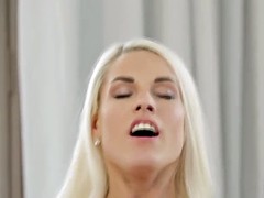 Grote kont, Grote mammen, Blond, Europees, Vrouw, Harig, Ondergoed, Tatoeage