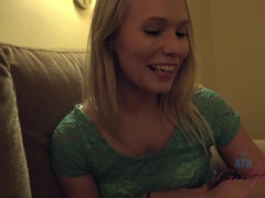 Cuarto de baño, Rubia, Perforación, Pov, Falda, Estriptis, Tatuaje, Tetas