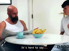 Gros seins, Bizarre, Tchèque, Papa, Hd, Énorme, Seins naturels, Nénés