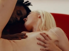 Zwart, Blond, Pijpbeurt, Hardcore, Interraciaal, Likken, Monster, Kut duiken