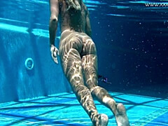 Leie, Grosser arsch, Frau, Fetisch, Hd, Pool, Russisch, Solo