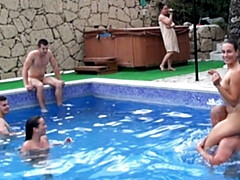 Tetas grandes, Mamada, Coche, Fetiche, Penetracion con dedos, Hd, Al aire libre, Público