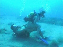 Underwater Sex on the sea - Cumshot