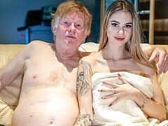 18 años, Culo grande, Verga grande, Tetas grandes, Rubia, Mamada, Estilo perrito, Adolescente