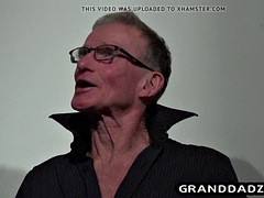 Cunnilingus, Chica, Abuelita