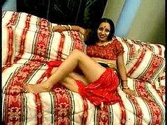 Asiatisch, Blasen, Braunhaarige, Aufs gesicht abspritzen, Behaart, Indisch, Lingerie, Ablutschen