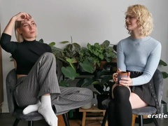 Arsch, Blondine, Deutsch, Natürlichen titten, Nippel, Rasiert, Tätowierung, Vibrator